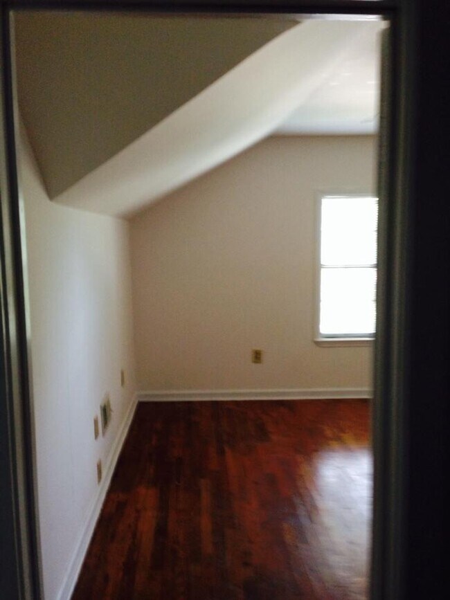 Foto del edificio - 820 N Jackson St