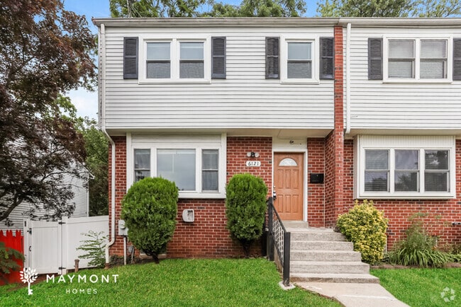 Building Photo - 6121 Fairwood Ave