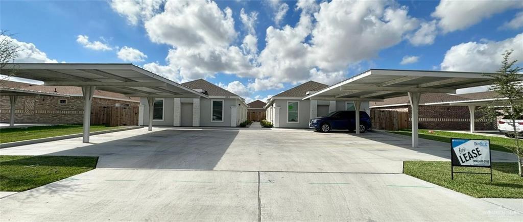 Foto principal - 1009 W La Pointe Ave