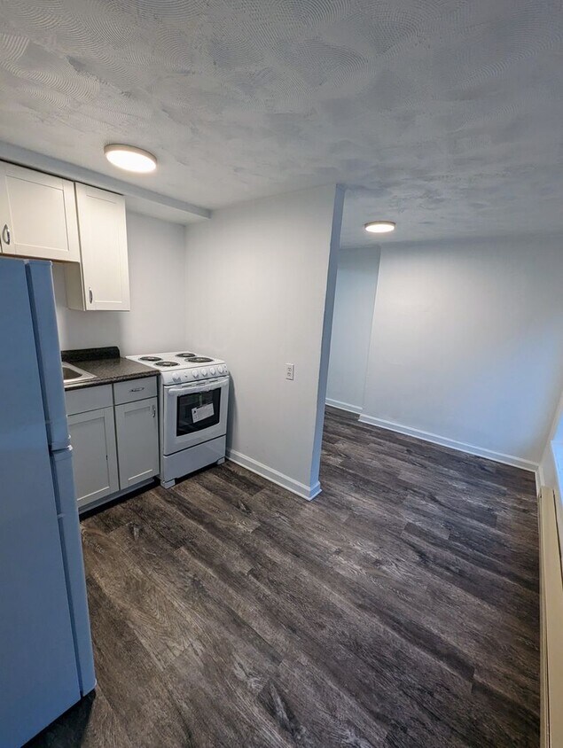 1615 Lynn Ave Unit 1, Turtle Creek, PA 15145 Room for Rent in Turtle