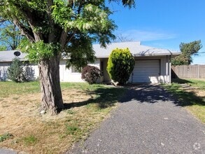 Building Photo - 815 Lindberg Ln