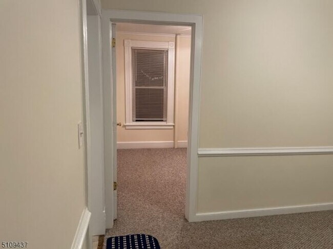 Building Photo - 59 Ashwood Ave