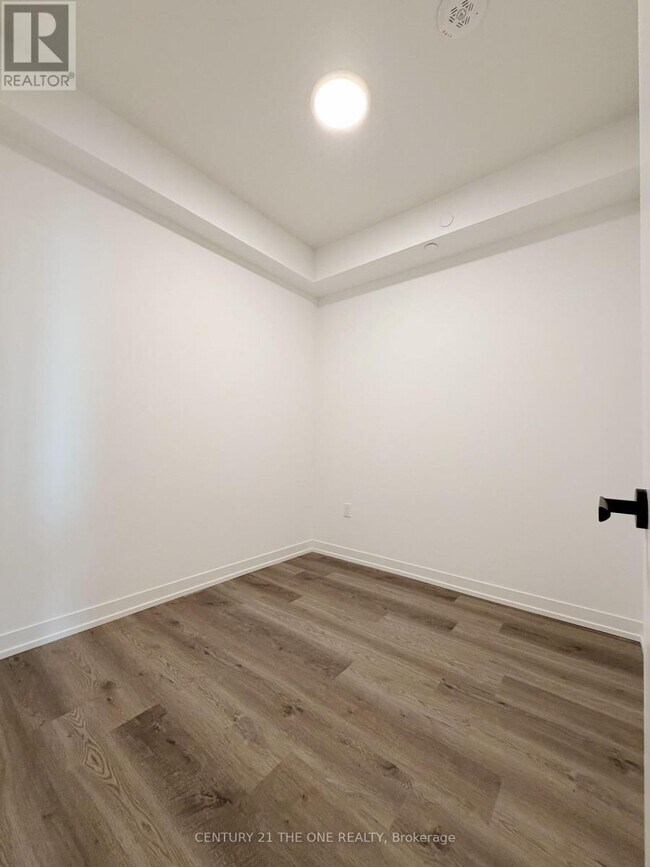 Photo du bâtiment - 8 Interchange Wy