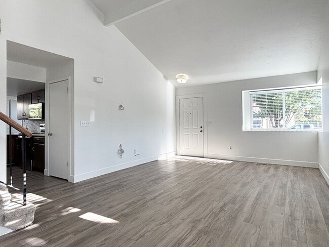 Foto del edificio - Bright & Cozy with New Siding and Paint!