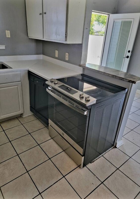 Building Photo - 3304 Bissonet Dr