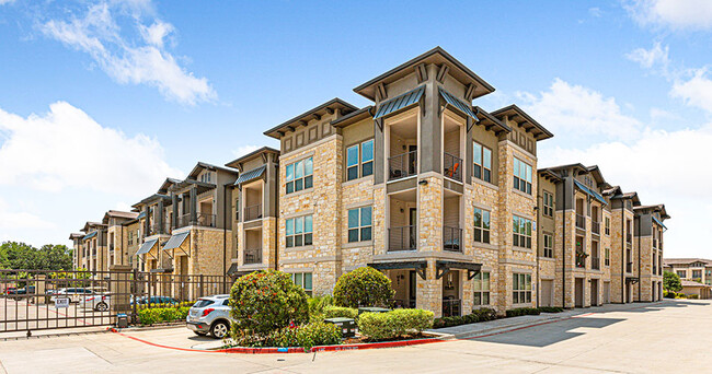 Building Photo - Hickory Creek Ranch Apartments