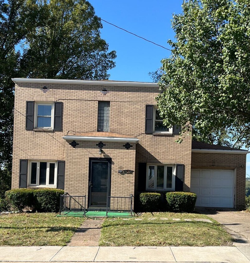 Foto principal - Three Bedroom Single Family House