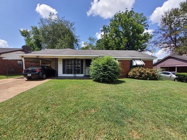 Building Photo - 4695 Aldridge Dr