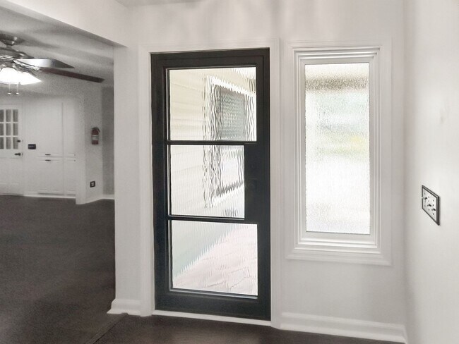 Foto del edificio - Charming East Cobb Living in Roswell Downs!