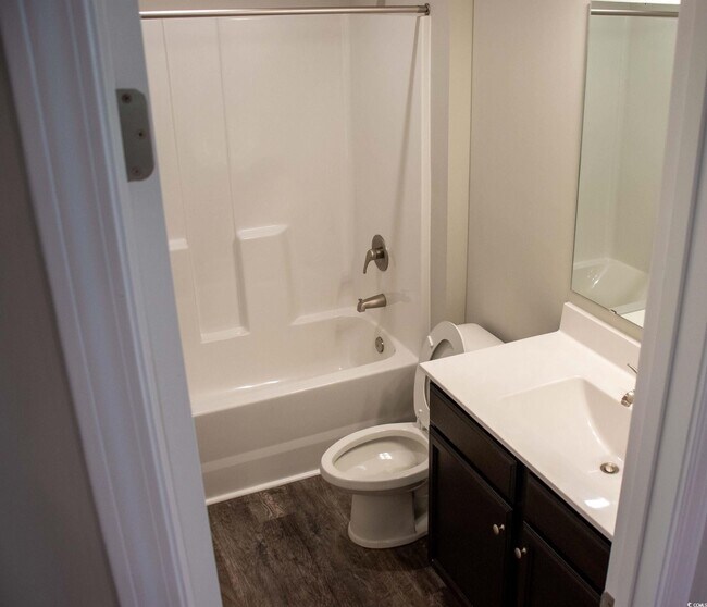 Foto del edificio - 720 Charter Dr