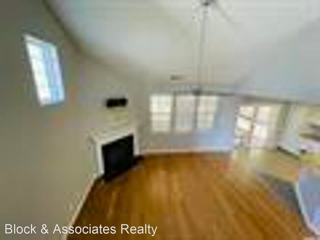Building Photo - 3 br, 2.5 bath House - 6225 Saybrooke Dr