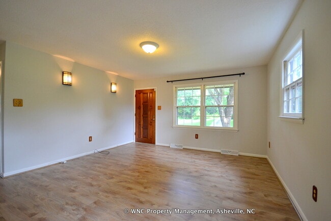 Building Photo - 53 Tipperary Dr