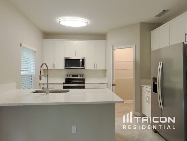 Foto del edificio - 2035 Dutton Island Oaks Wy