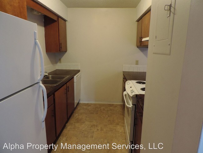 Building Photo - 803 Meadowbrook