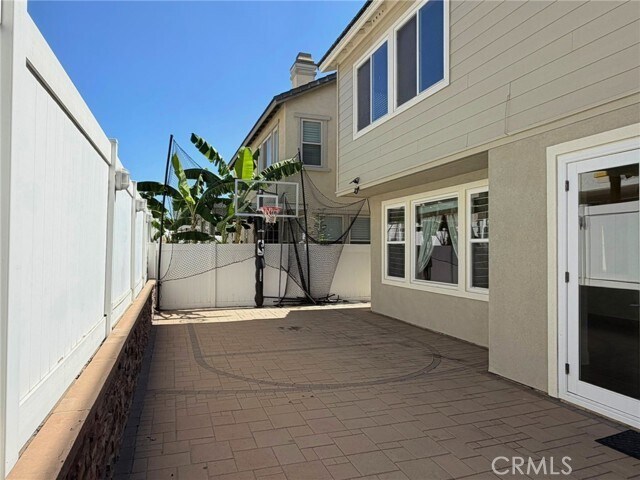 Foto del edificio - 8540 Blue Spruce St