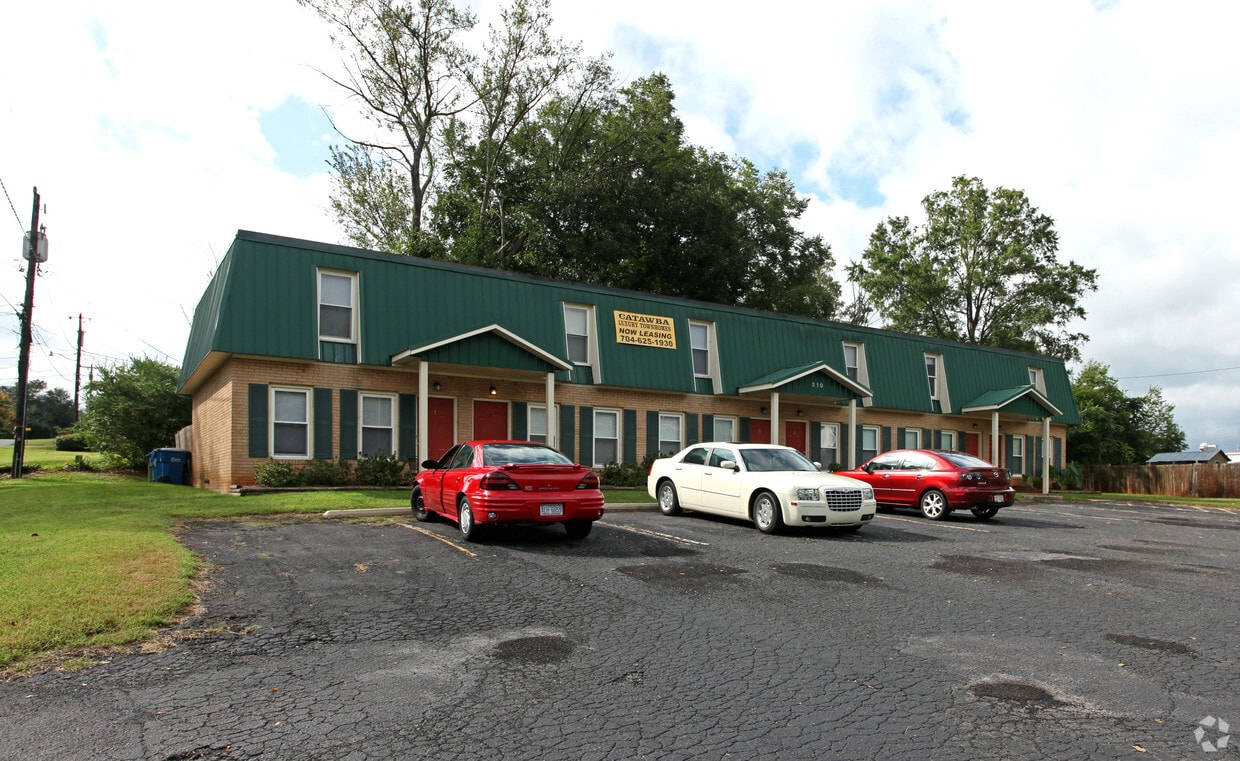 Primary Photo - 310-312 W Catawba Ave