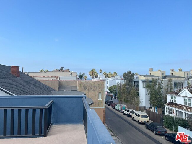 Foto del edificio - 36 Brooks Ave