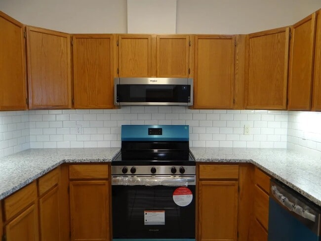 Building Photo - 301 Harbour Town Dr