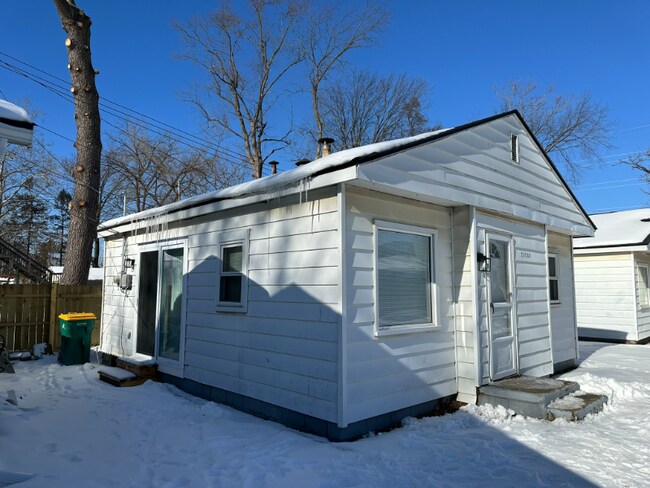 Foto del edificio - 28530 Grayling Ave