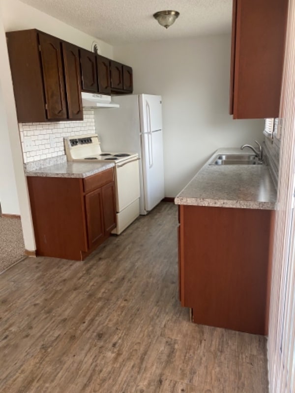 222 N Acadia St Unit 4, Wichita, KS 67212 Apartment for Rent in