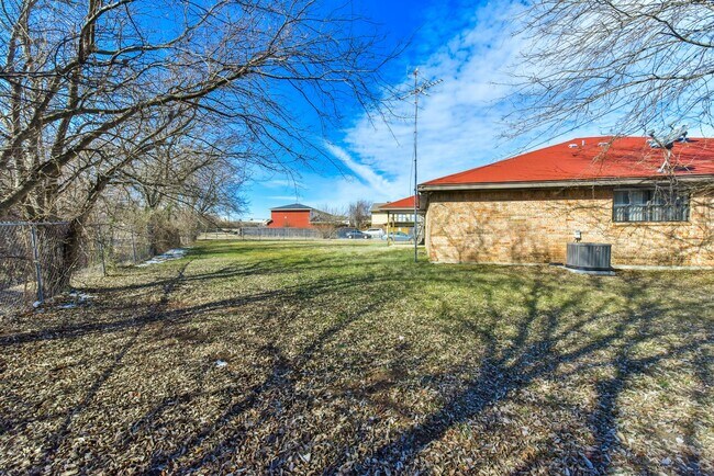 Foto del edificio - 3708 Hereford Ln