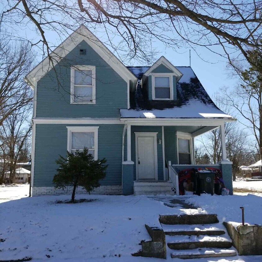 Primary Photo - 606 E Broadway St