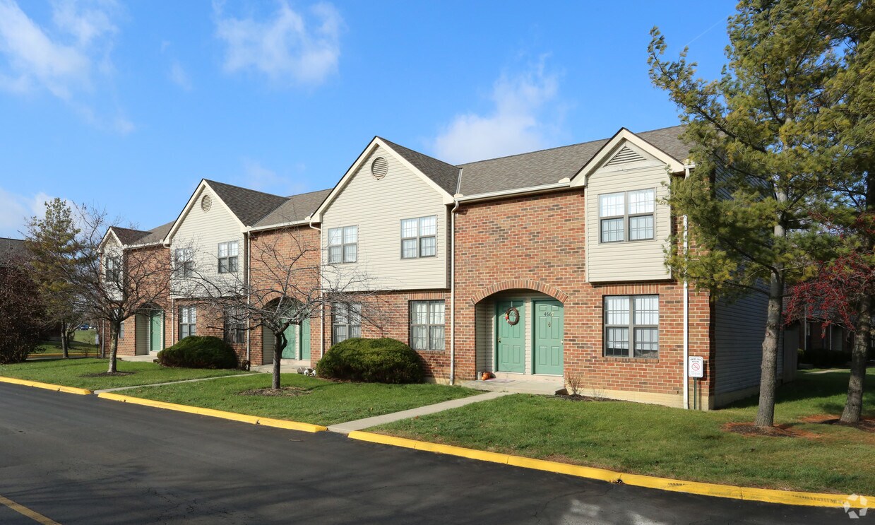 Crystal Lake Apartments in Hilliard, OH