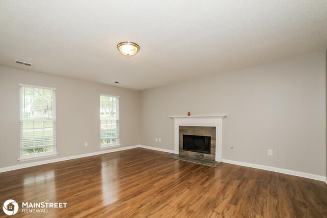 Foto del edificio - 5411 Forest Pl, Stone Mountain, GA 30088