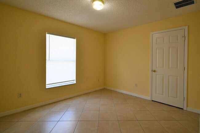 Building Photo - 4066 SW Canrady St