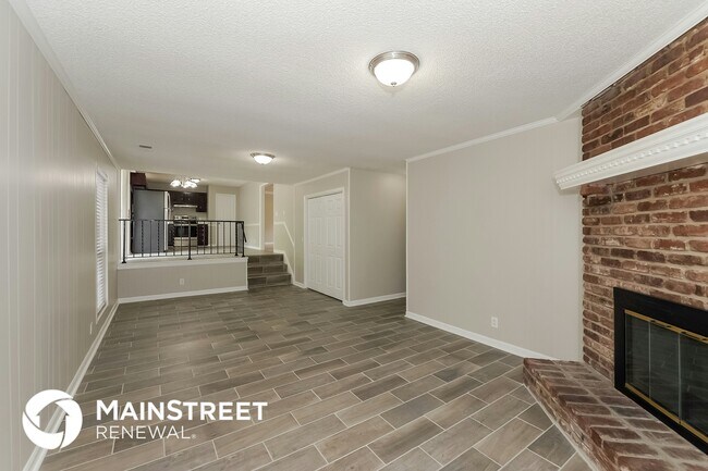 Building Photo - 3216 Country Lawn Dr