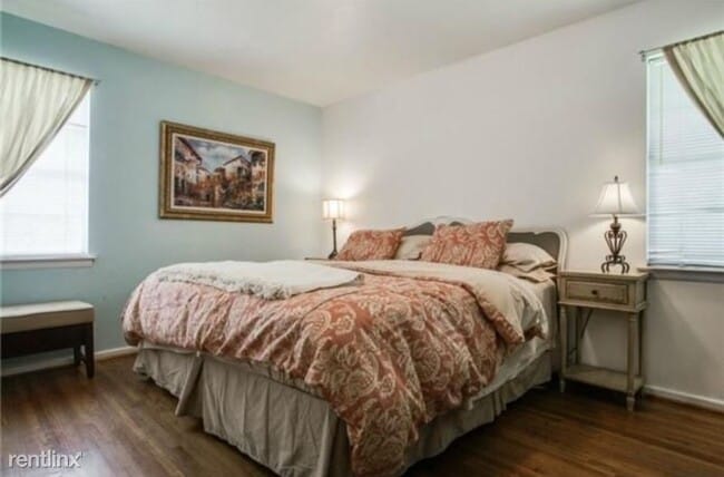 Building Photo - 3 br, 1.5 bath House - 9145 Boundbrook Avenue