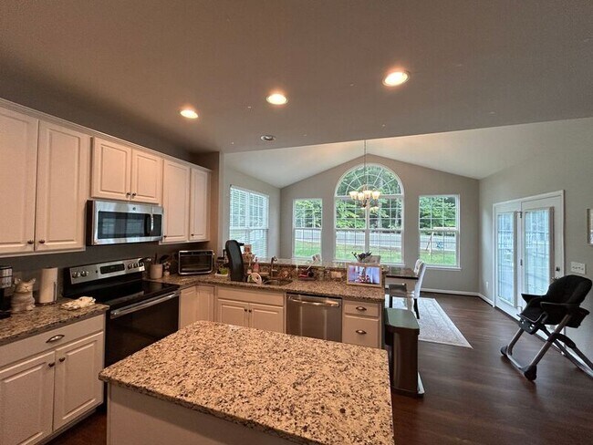 Foto del edificio - 4 Colemans Mill Dr