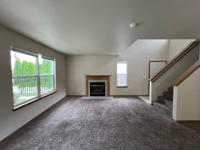 Building Photo - PENDING APPLICATION; Pet Friendly College ...