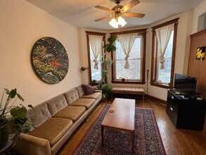 Building Photo - 2648 N Albany Ave