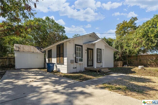 Building Photo - 158 S Academy Ave