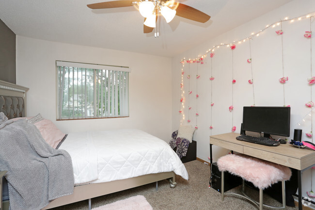 Bedroom - Meadow Wood of Ames