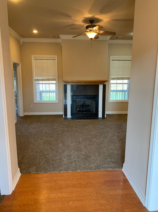 Foto del edificio - Spacious 3802 SW Osprey Drive 4 BR in Bent...