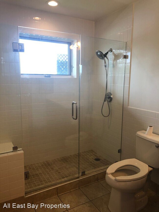 Building Photo - 2 br, 2 bath House - 4002 Adeline St.