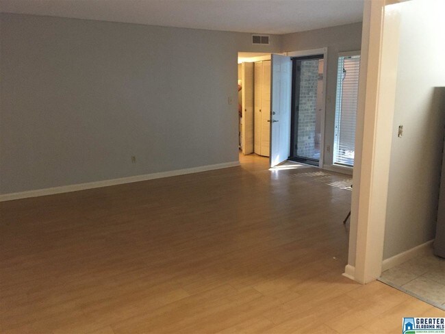 Building Photo - 3101 Lorna Rd