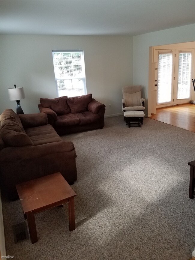 Building Photo - 5 br, 2.5 bath House - Lincoln Ave. at Hil...