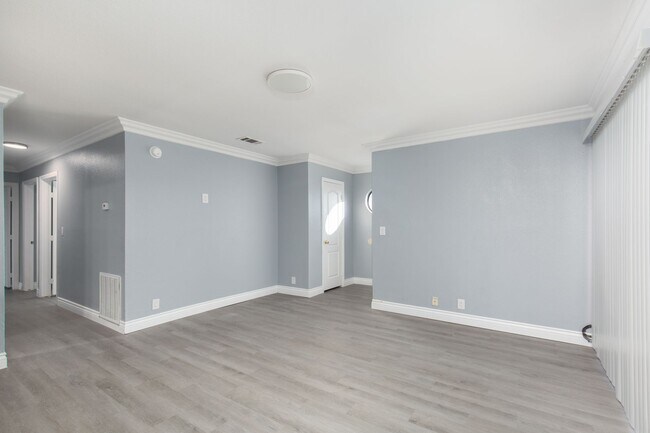 Building Photo - Charming 3-Bedroom, 2-Bath Condo in Centra...