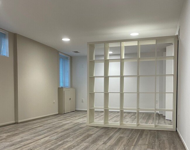 Building Photo - 2949 Upton St NW