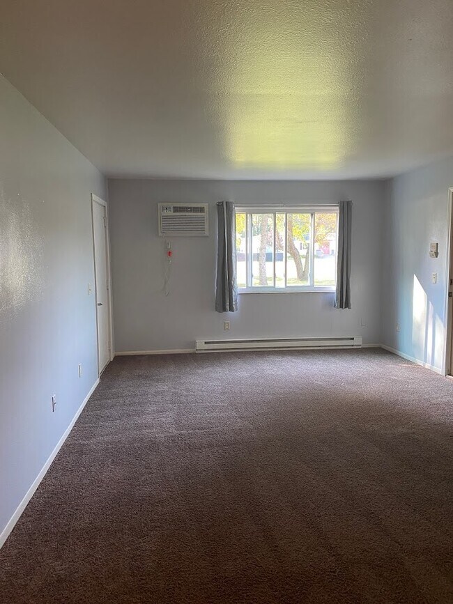 Foto del edificio - 7400 Crosscreek Dr