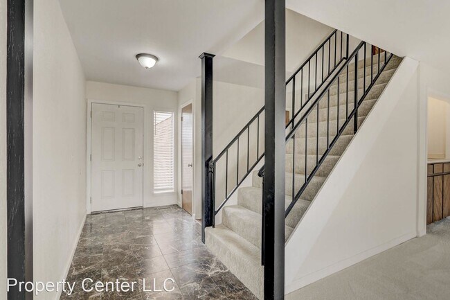 Building Photo - 2 br, 2.5 bath House - 11608 Surrey Hills ...