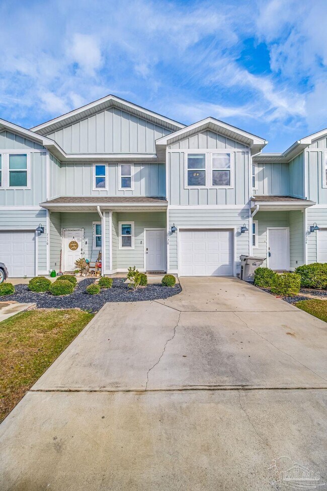 Building Photo - 1528 Farragut Way