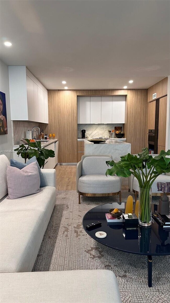 Foto del edificio - 1408 Brickell Bay Dr