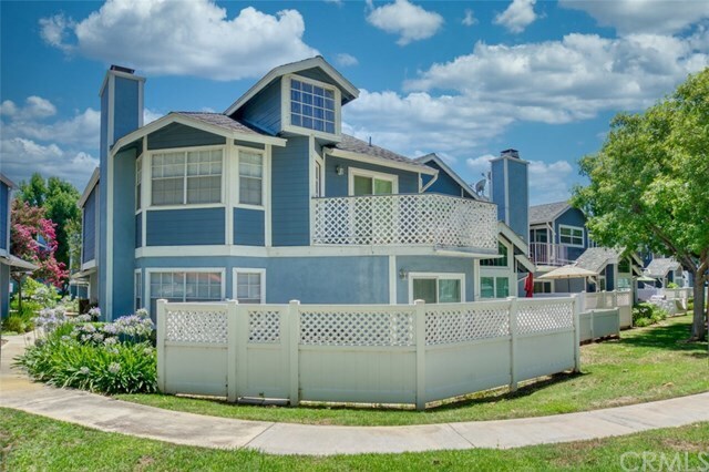 Building Photo - 214 N Glendora Ave
