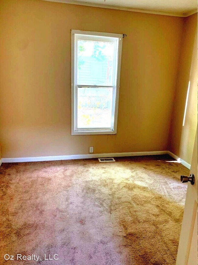Building Photo - 2 br, 1 bath House - 1016 Eleanor