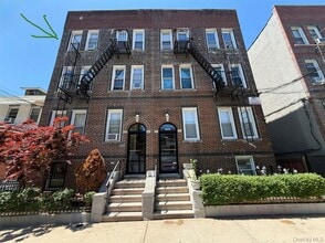 Building Photo - 1959 Hobart Ave
