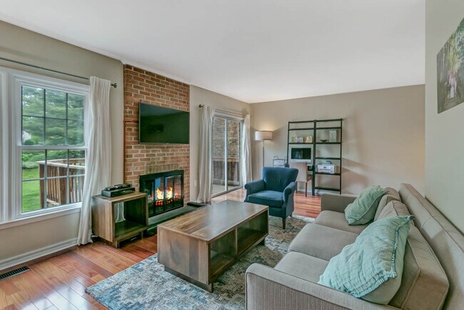 Foto del edificio - 2883 Sutton Oaks Ln